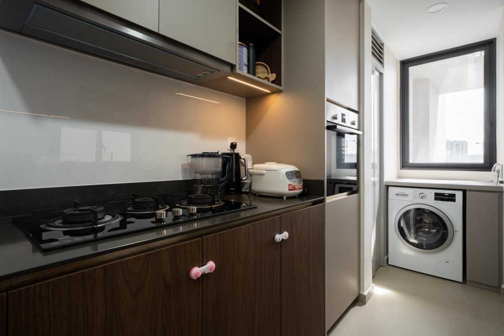 Modern Kitchen with Kitchen Window and Kitchen Accessories