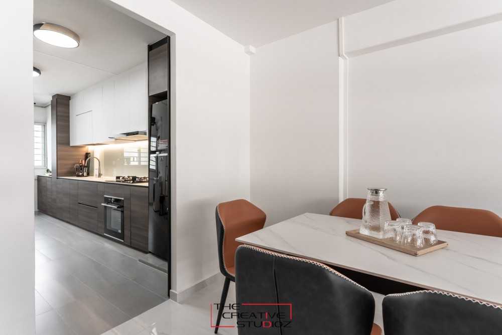 Modern Dining Room with Dining Table and Dining Chairs