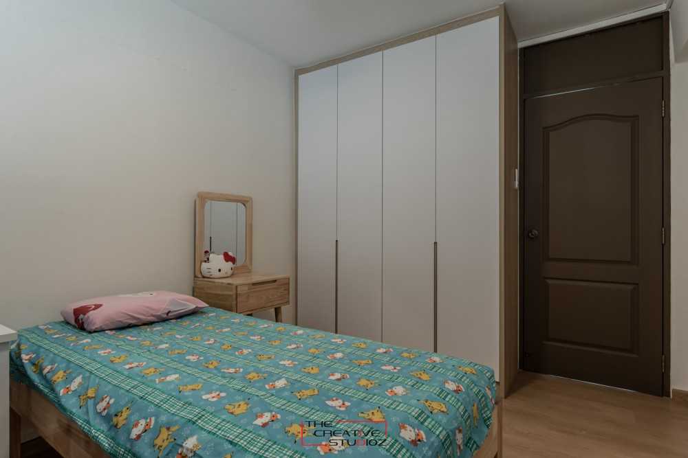 Scandinavian Bedroom with Vinyl Flooring and Wardrobe