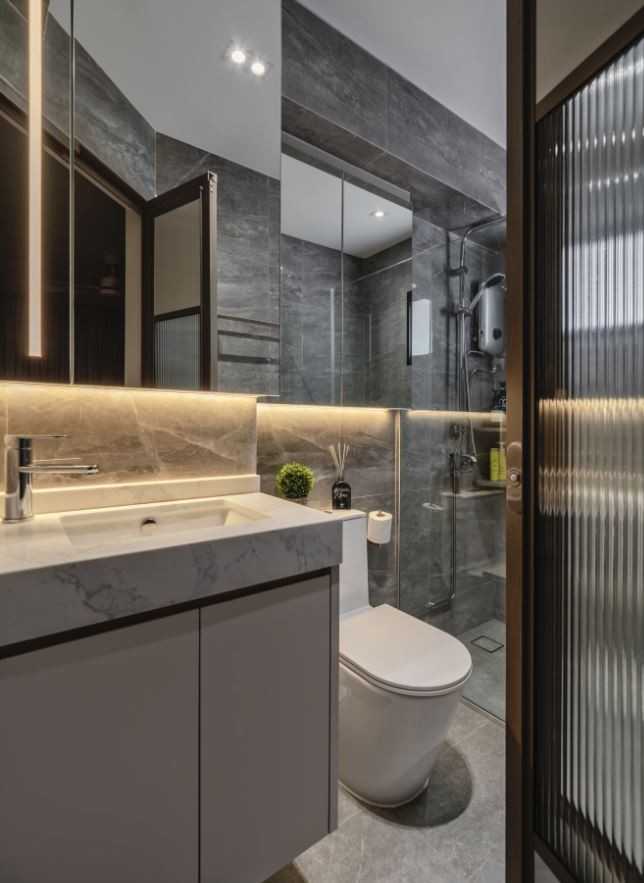 Contemporary Bathroom with Countertop and Mirror