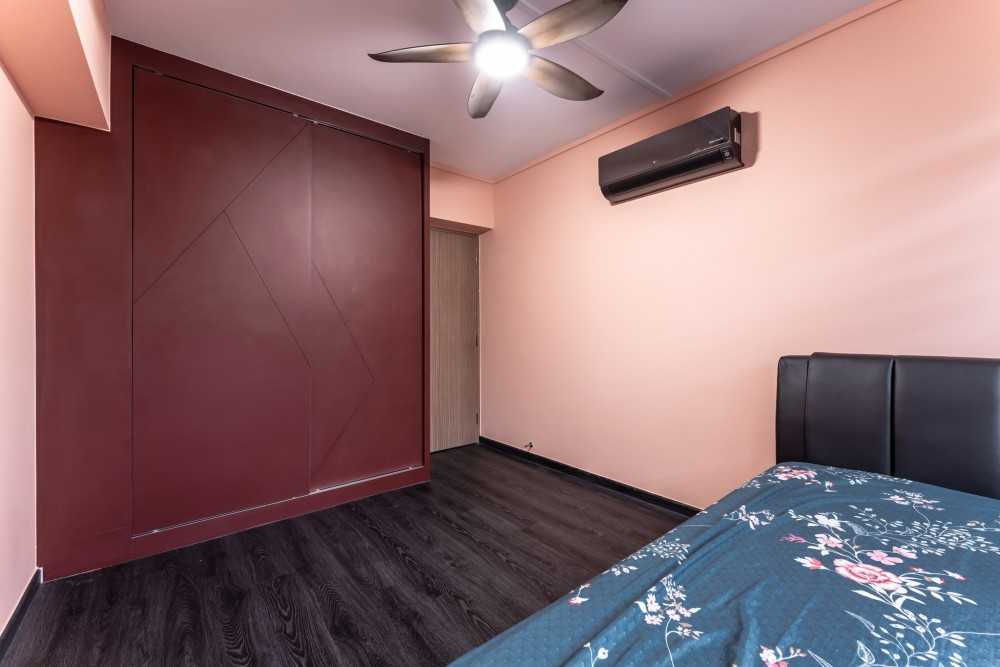 Modern Bedroom with Vinyl Flooring and Wardrobe