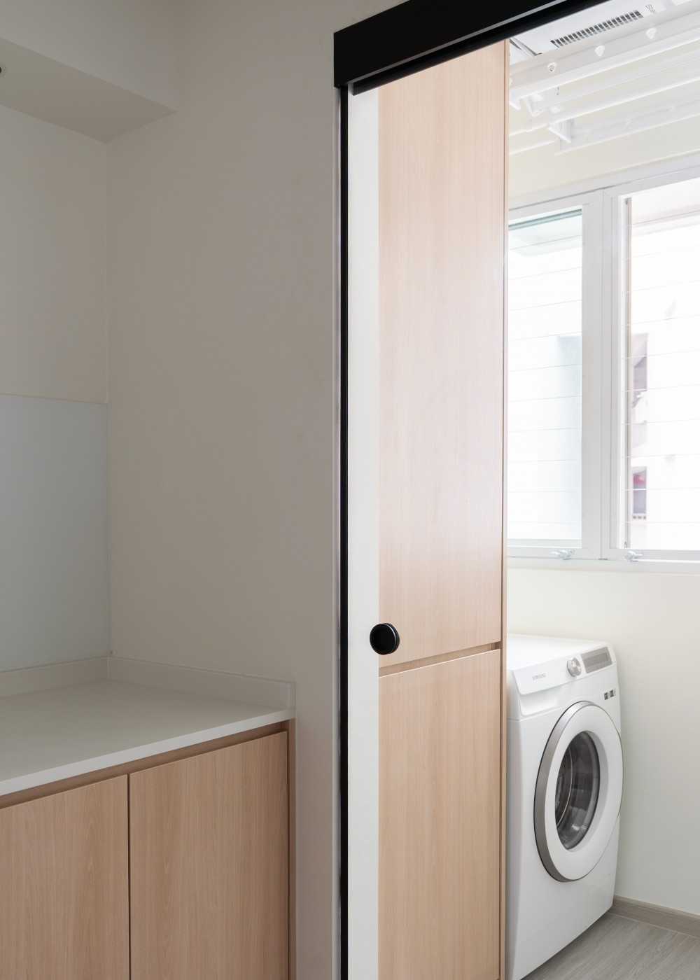 Modern Kitchen with Cupboard and Kitchen Cabinets