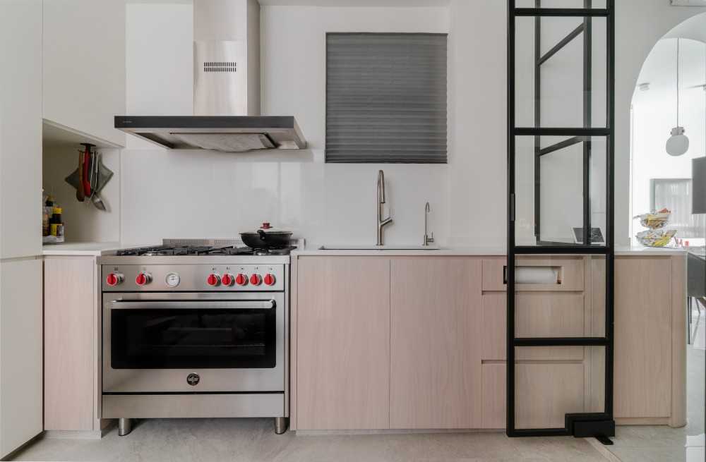 Scandinavian Kitchen with Countertop and Open Kitchen