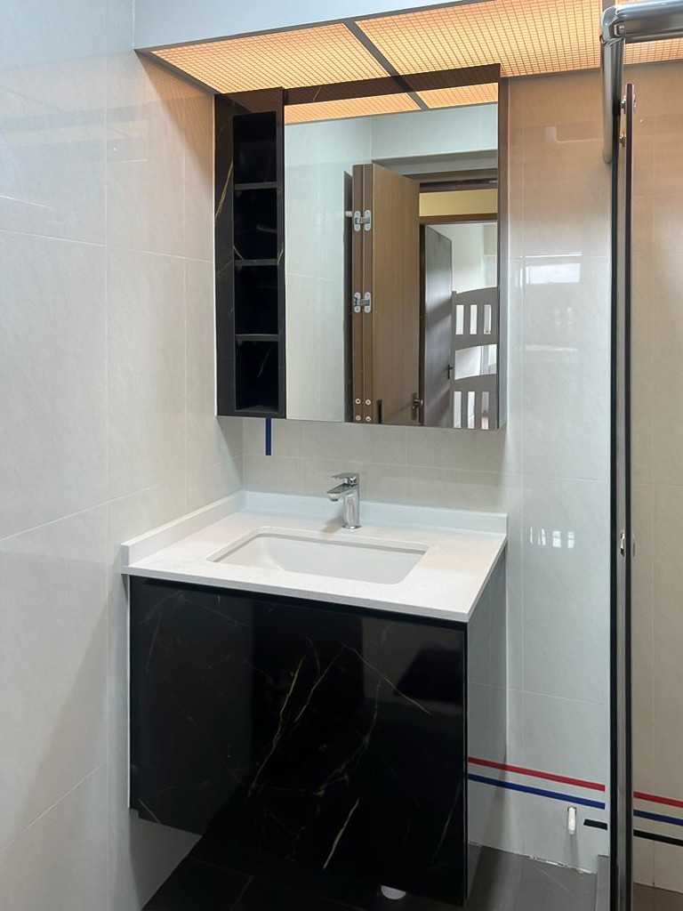 Scandinavian Bathroom with Mirror and Bathroom Storage