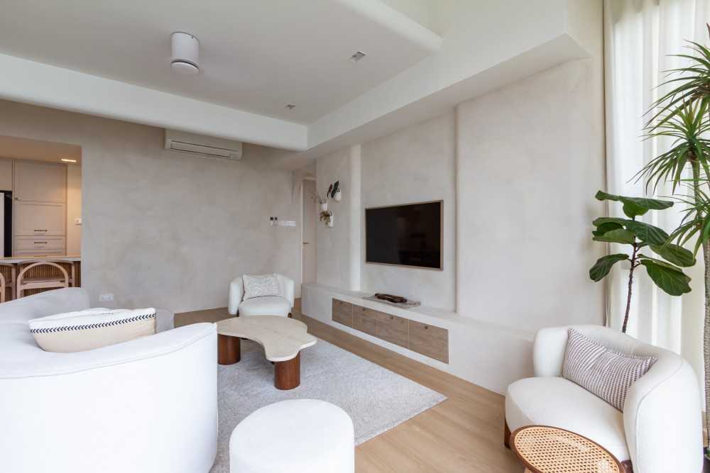 Minimalist Living Room with Carpet and Houseplants