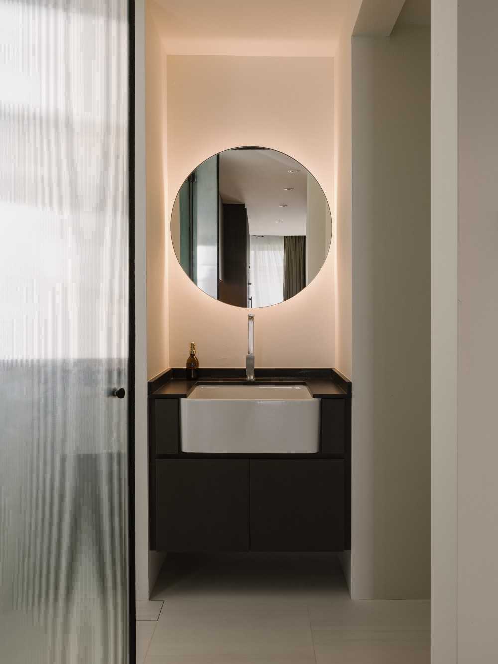 Contemporary Service Yard with Mirror and Storage Cabinets
