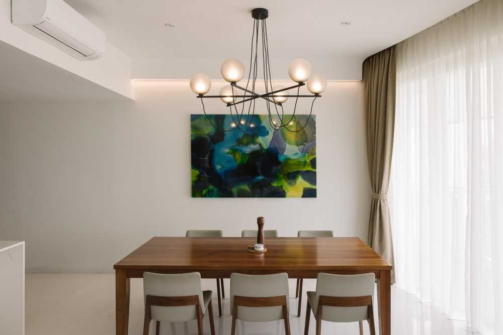 Contemporary Dining Room with Artwork and Dining Table