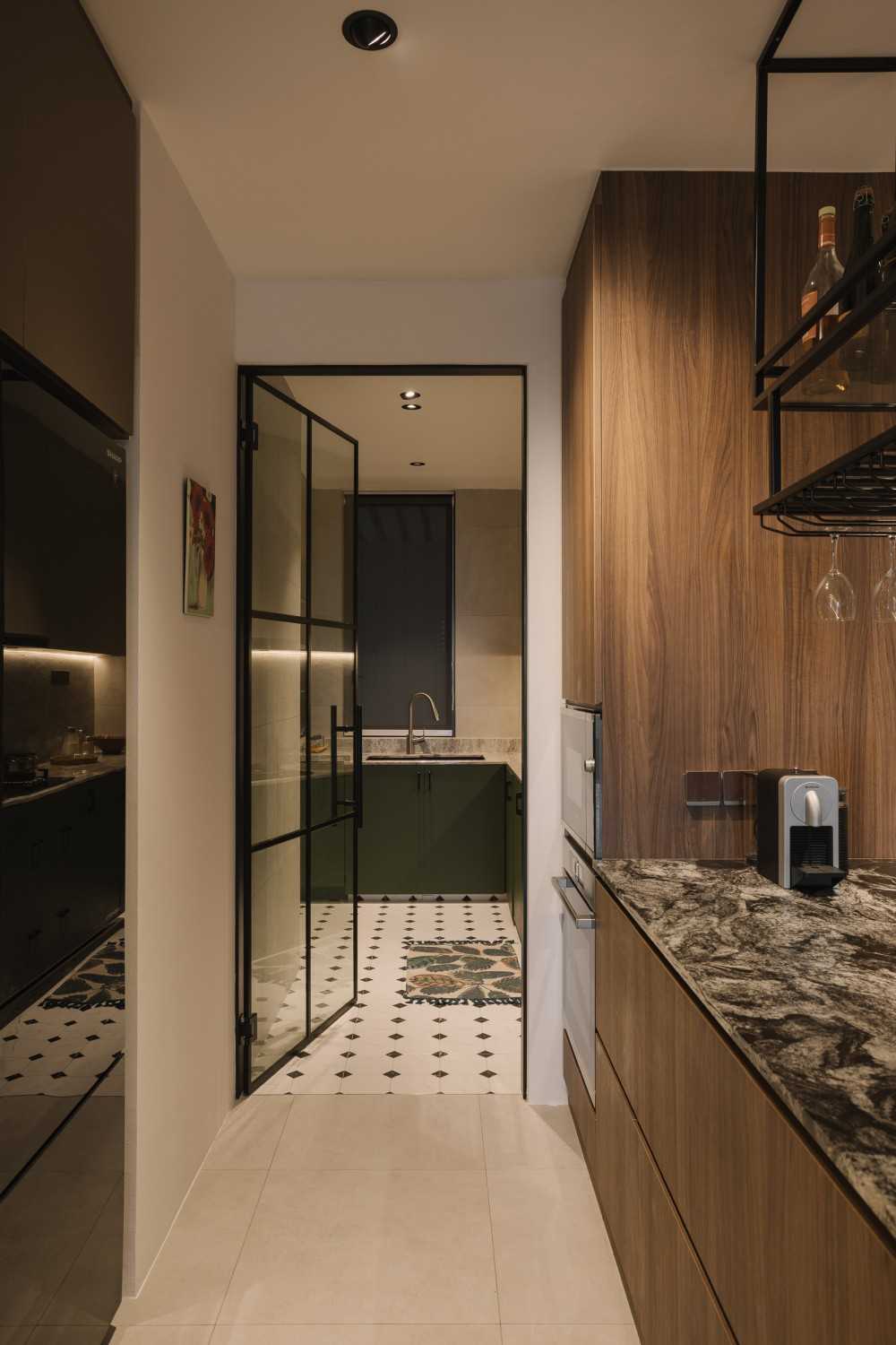 Modern Kitchen with Countertop and Kitchen Island