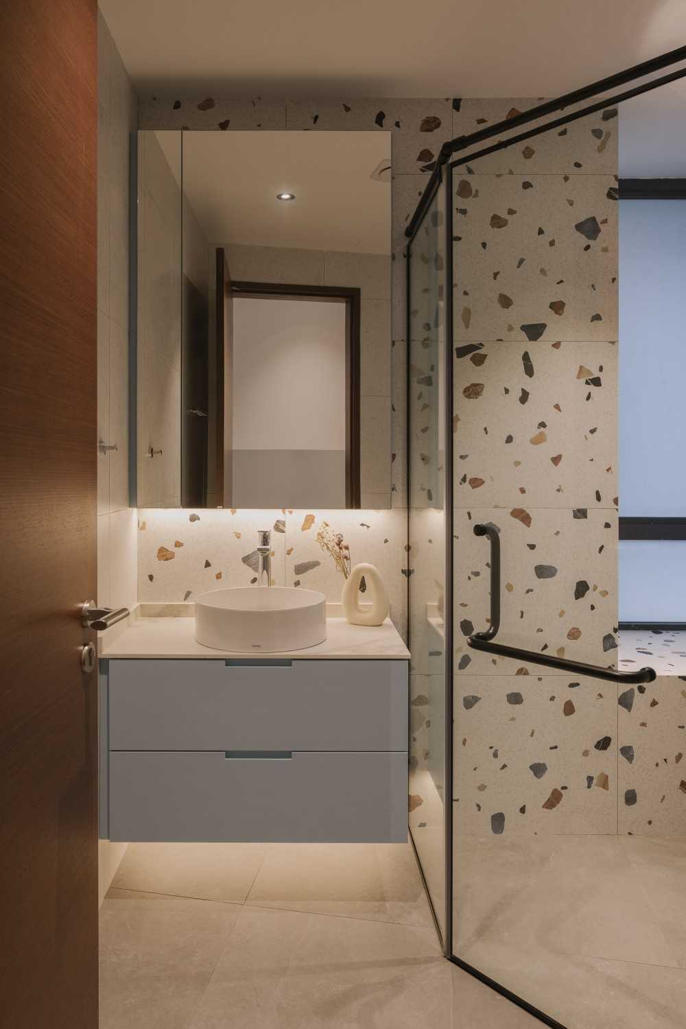 Modern Bathroom with Mirror and Shower Screen