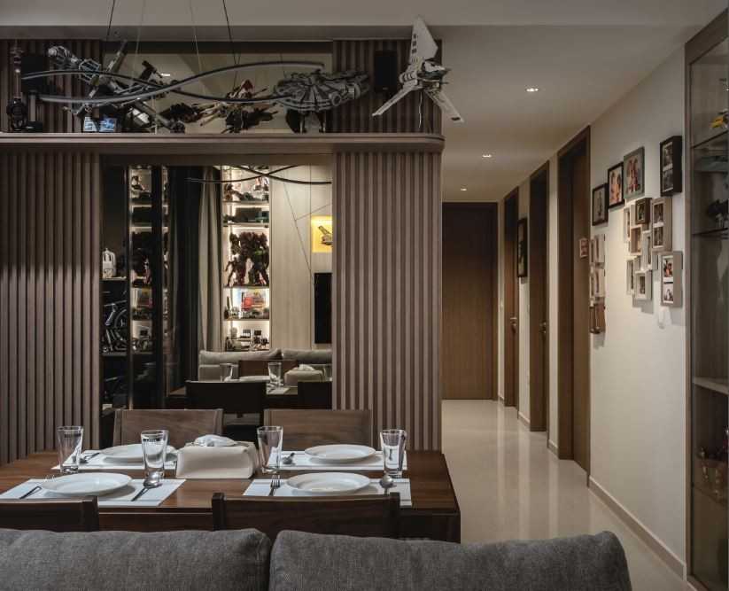 Asian Dining Room with Dining Table and Dining Chairs