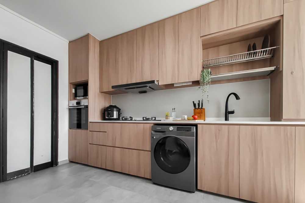 Minimalist Kitchen with Countertop and Cupboard