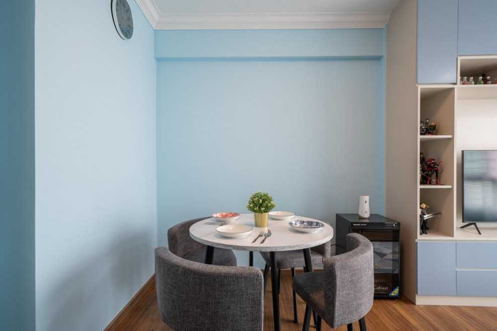 Minimalist Dining Room with Drop Light and Drop Ceiling