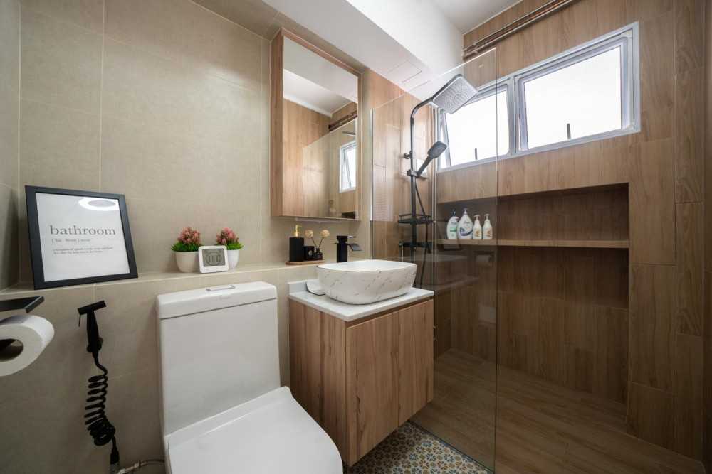 Modern Bathroom with Countertop and Vinyl Flooring