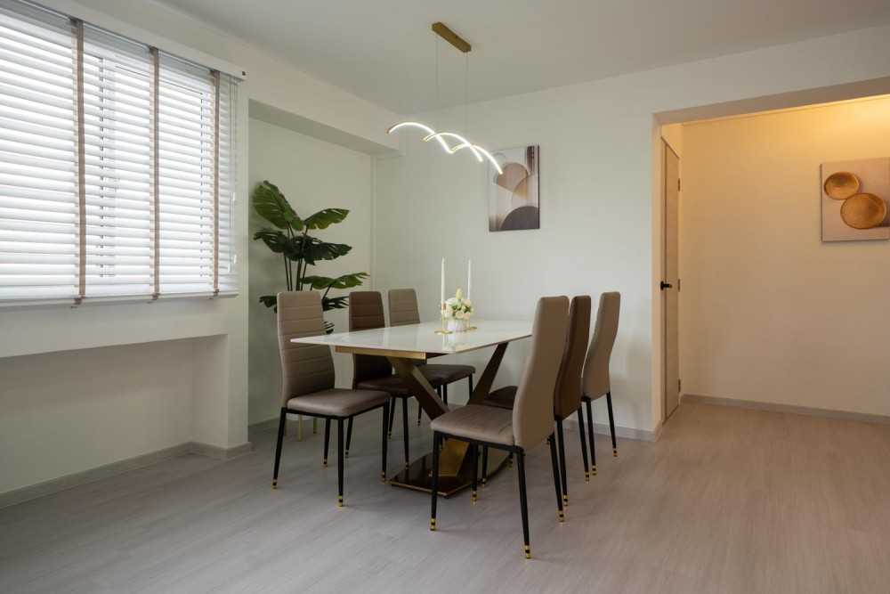 Modern Dining Room with Dining Table and Dining Chairs
