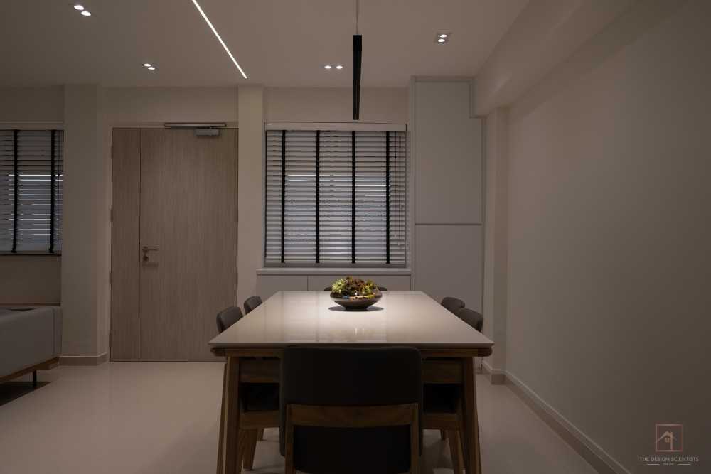 Scandinavian Dining Room with Dining Table and Dining Chairs