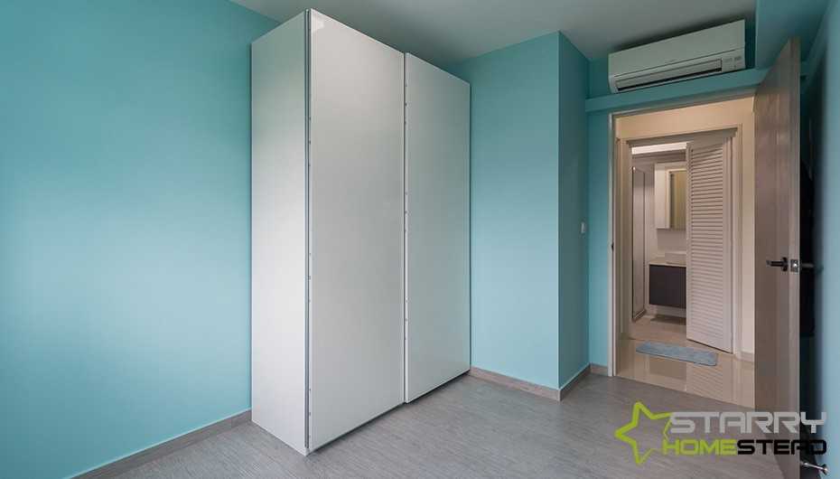 Modern Bedroom with Vinyl Flooring and Wardrobe