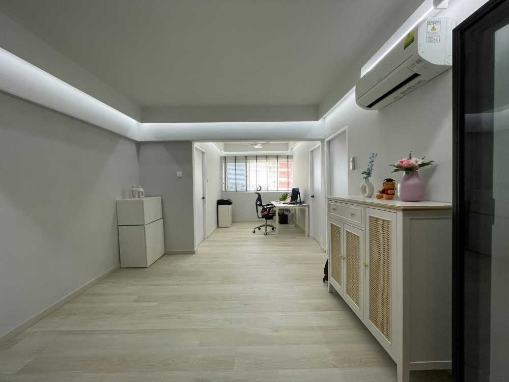 Contemporary Dining Room with Vinyl Flooring and Cove Lighting