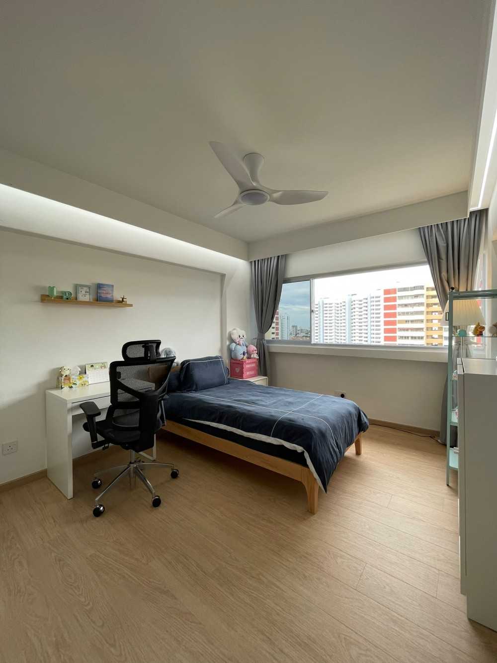 Contemporary Bedroom with Vinyl Flooring and Cove Lighting