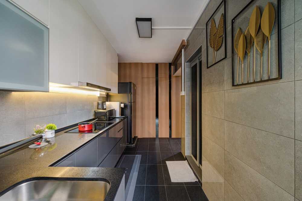 Scandinavian Kitchen with Countertop and Homogeneous Tiles