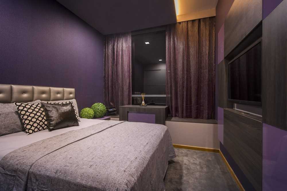 Modern Bedroom with Vinyl Flooring and Bay Window