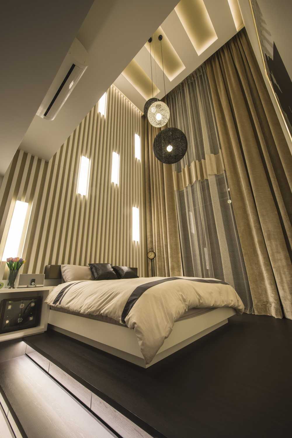 Modern Bedroom with Platform Bed and Drop Light