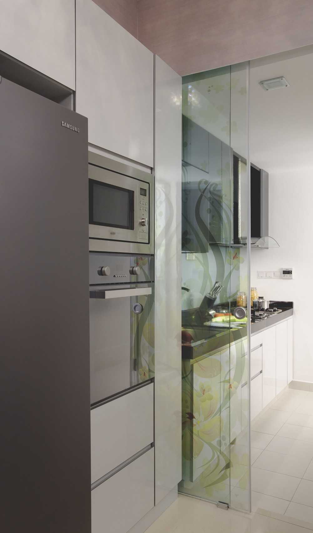 Modern Kitchen with Countertop and Open Kitchen