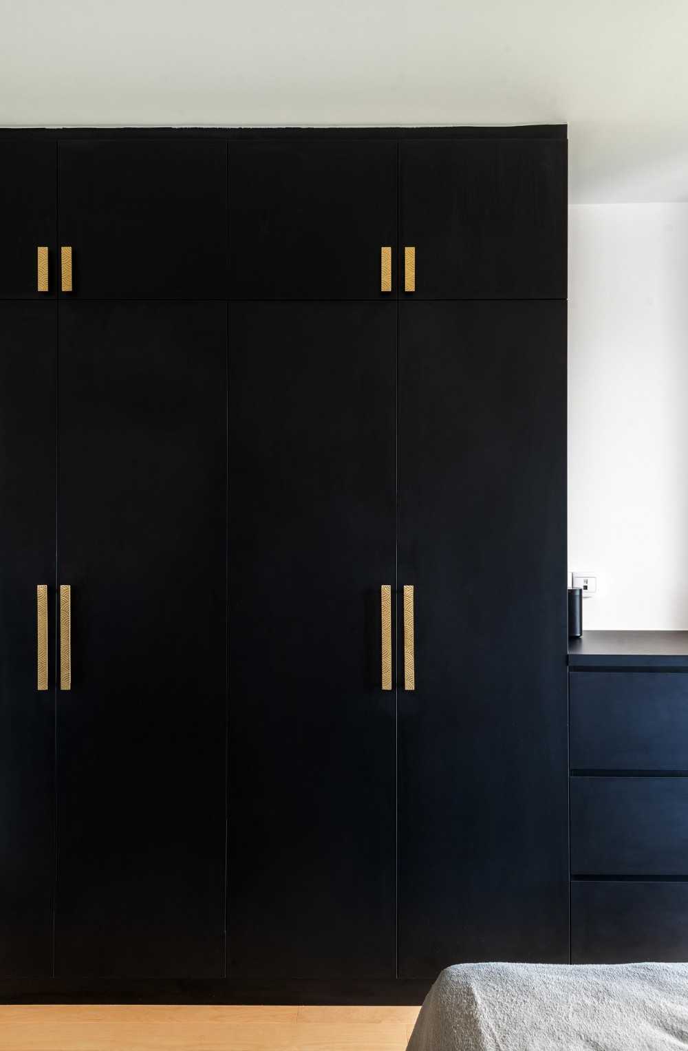 Modern Living Room with Parquet Floor and Wardrobe