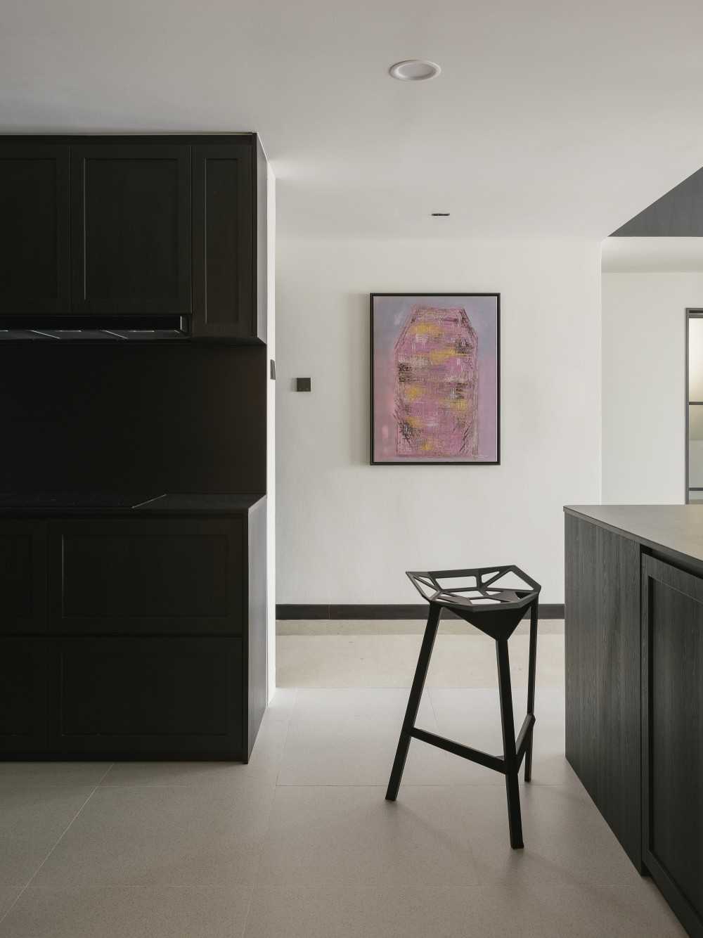 Modern Kitchen with Kitchen Island and Cupboard