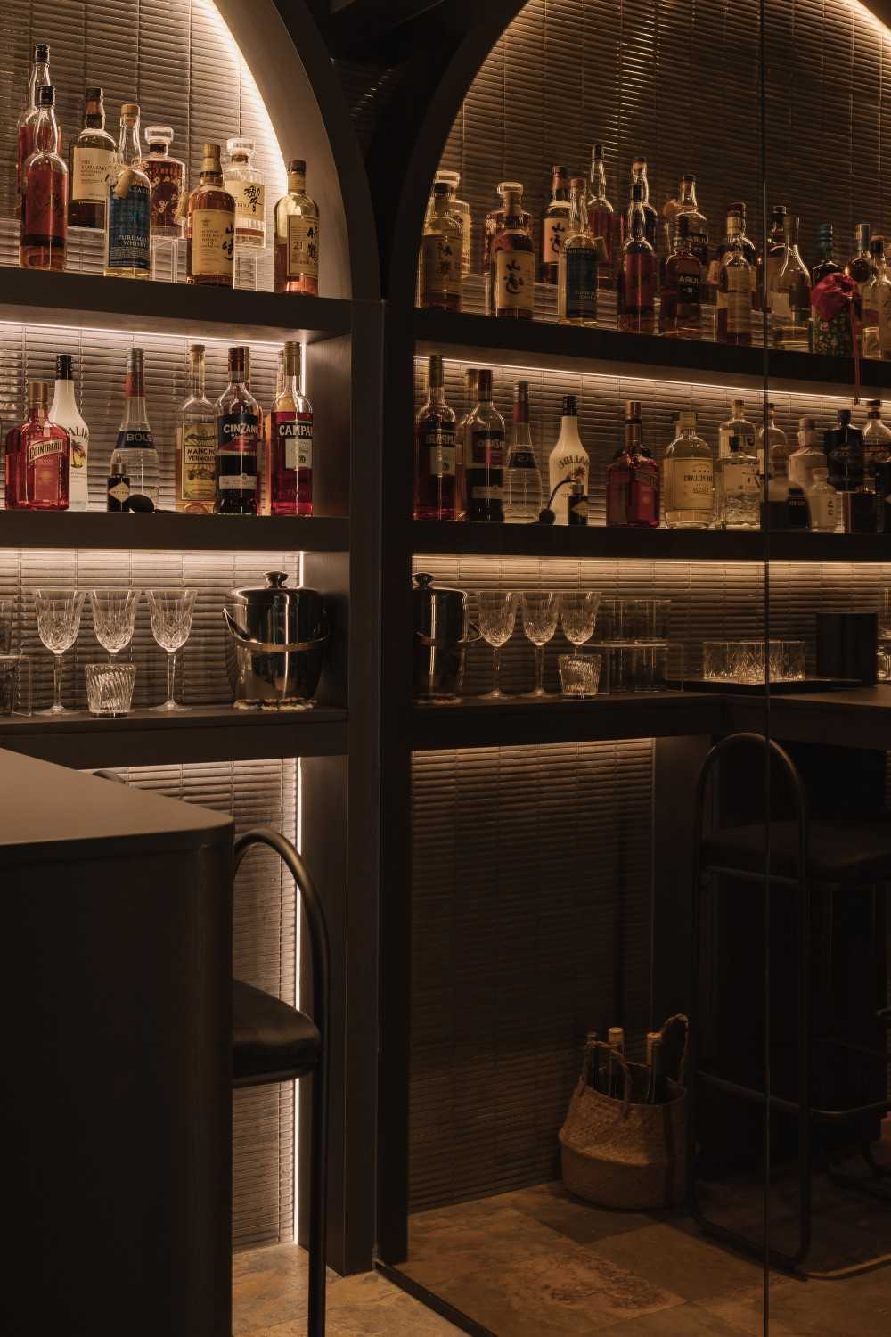 Modern Home Bar with Countertop and Feature Wall
