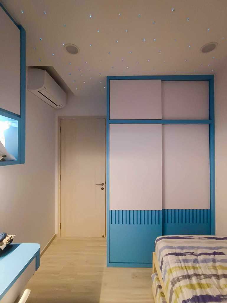 Modern Bedroom with Wardrobe and Sliding Wardrobe