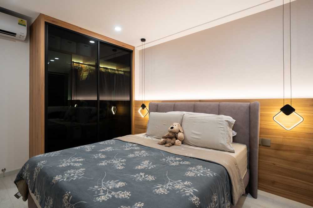 Contemporary Bedroom with Vinyl Flooring and Wardrobe