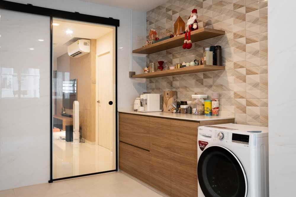 Contemporary Kitchen with Vinyl Flooring and Herringbone Tiling