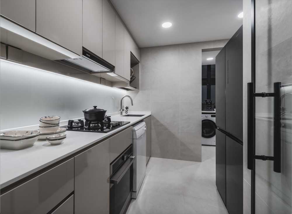 Contemporary Kitchen with Countertop and Cupboard