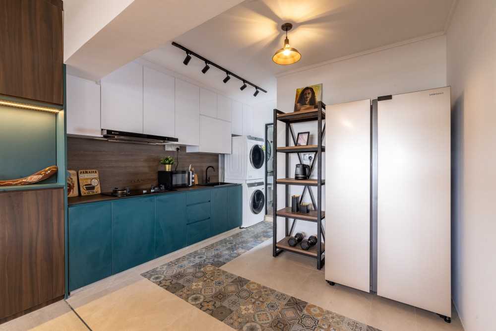 Contemporary Kitchen with Drop Light and Ceiling Light