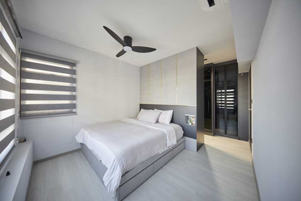 Contemporary Bedroom with Vinyl Flooring and Wardrobe