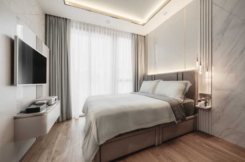 Modern Bedroom with Wood Flooring and Cove Lighting