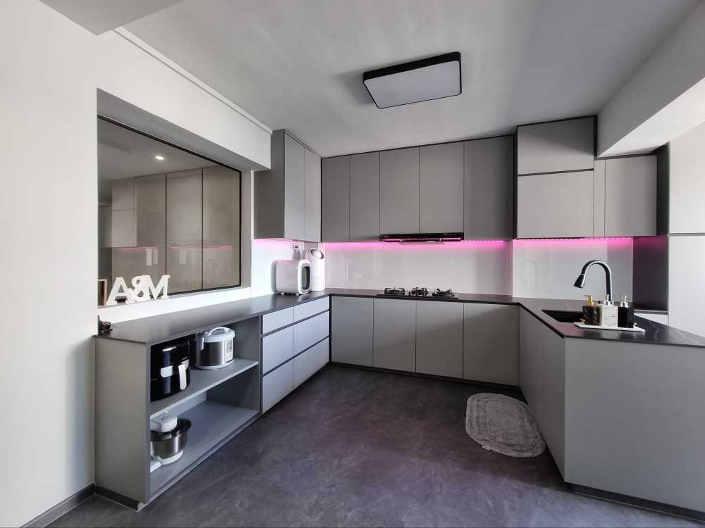 Modern Kitchen with Kitchen Window and Kitchen Accessories