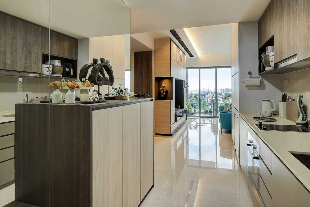 Contemporary Kitchen with Countertop and Open Kitchen