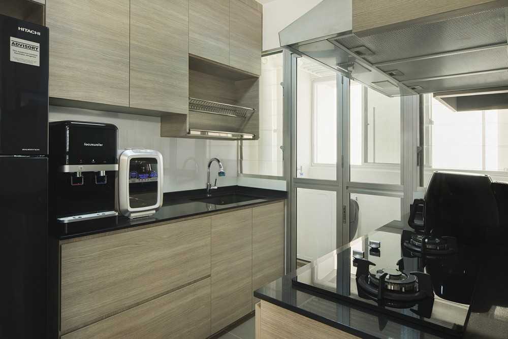 Scandinavian Kitchen with Countertop and Homogeneous Tiles