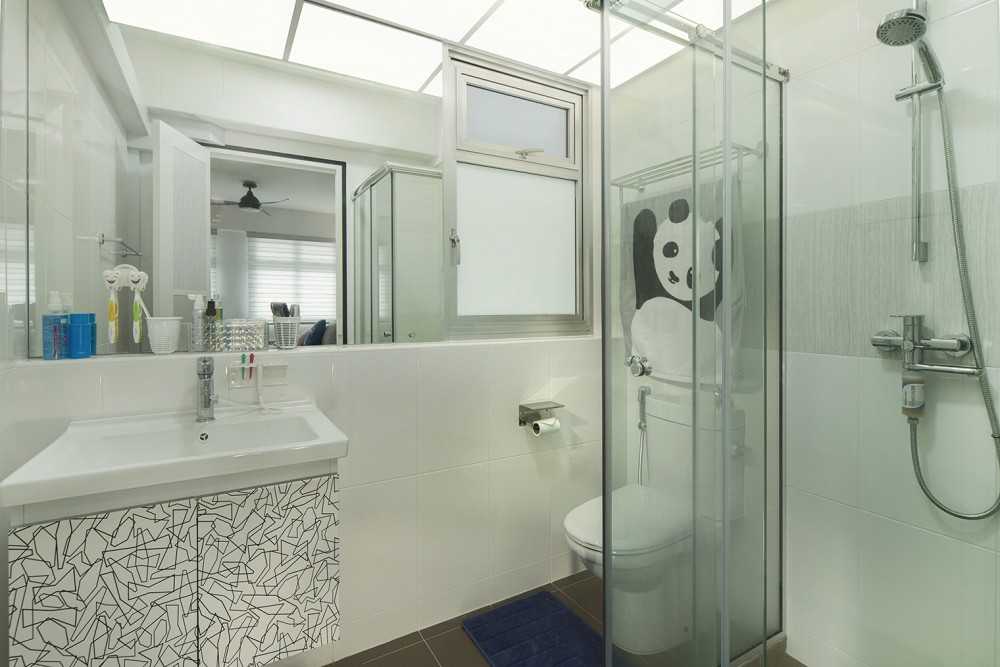 Scandinavian Bathroom with Homogeneous Tiles and Mirror