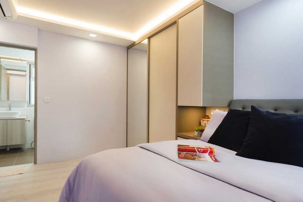 Minimalist Bedroom with Vinyl Flooring and Cove Lighting