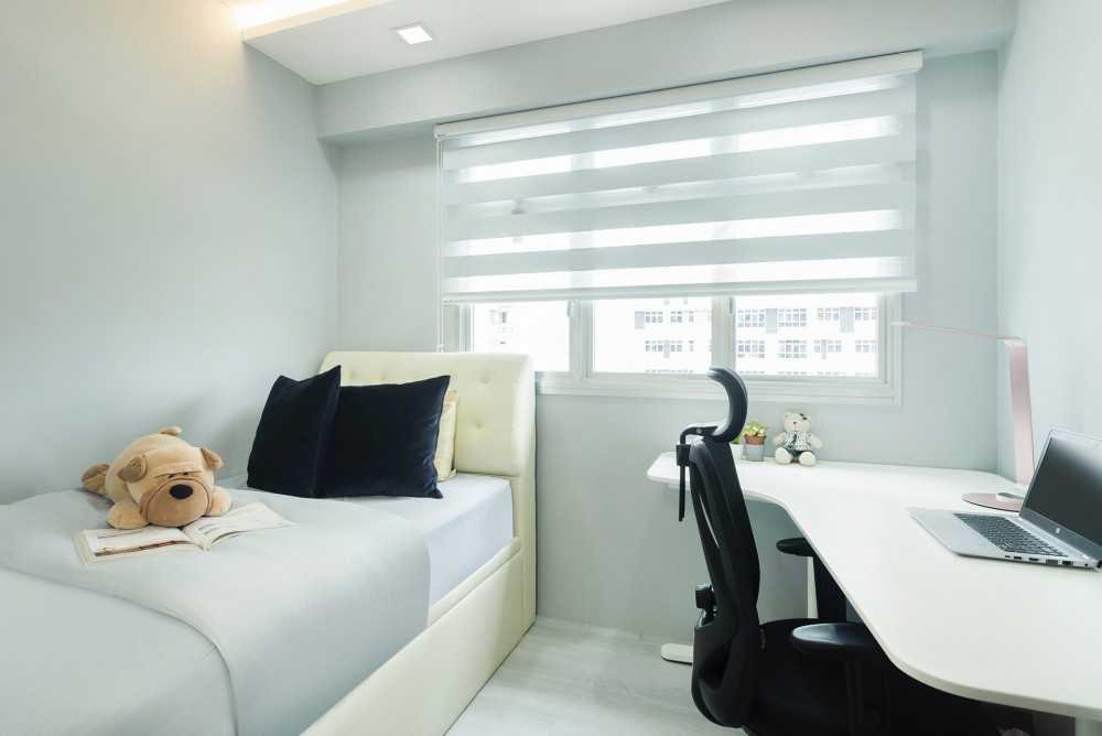 Minimalist Bedroom with Vinyl Flooring and Cove Lighting