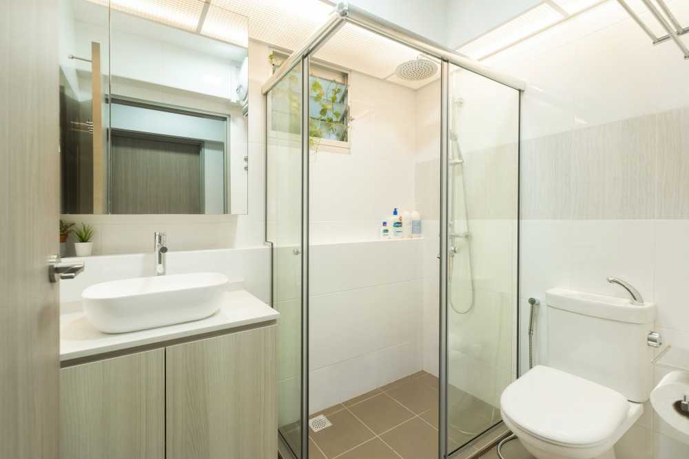 Minimalist Bathroom with Countertop and Mirror