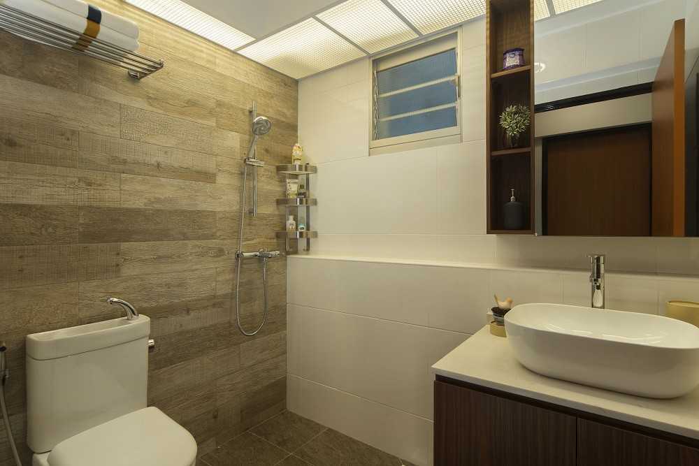 Contemporary Bathroom with Countertop and Mirror