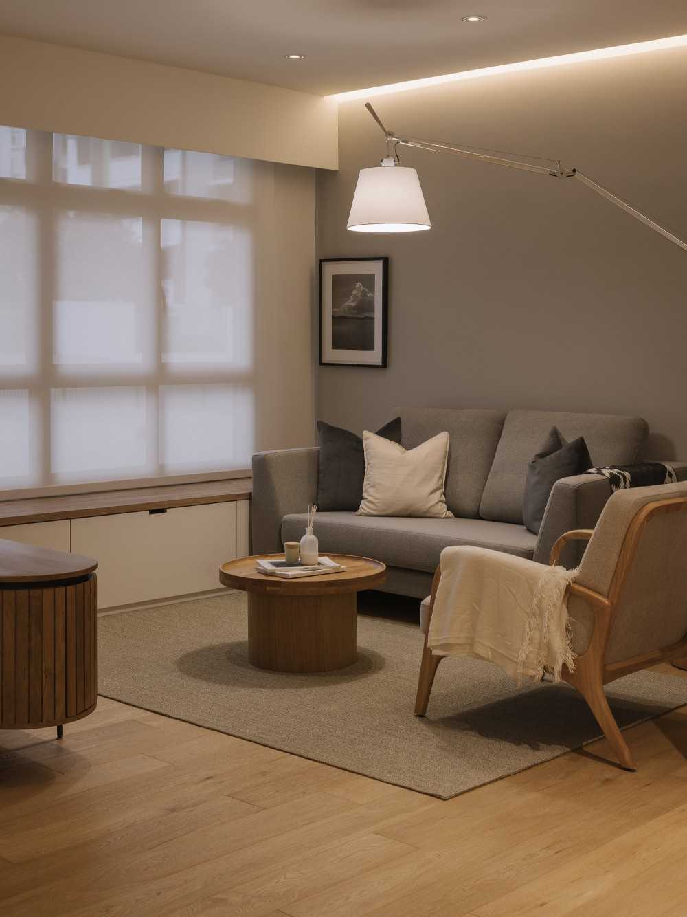 Modern Living Room with Vinyl Flooring and Bay Window