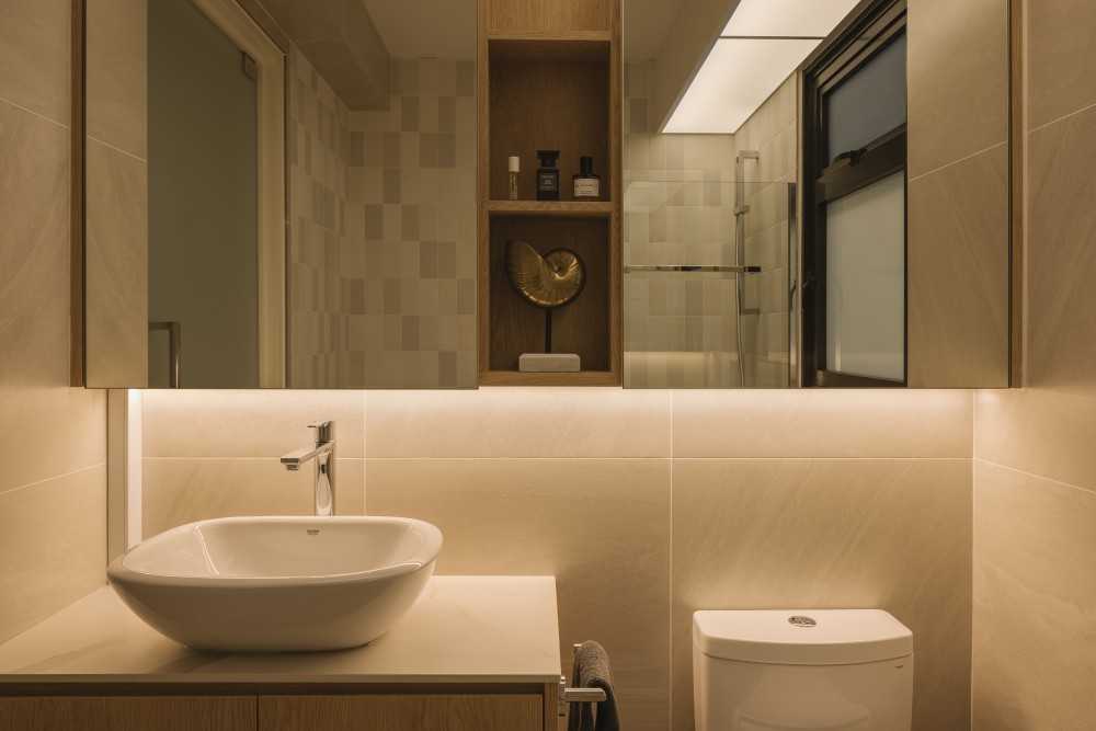 Modern Bathroom with Mirror and Shower Screen