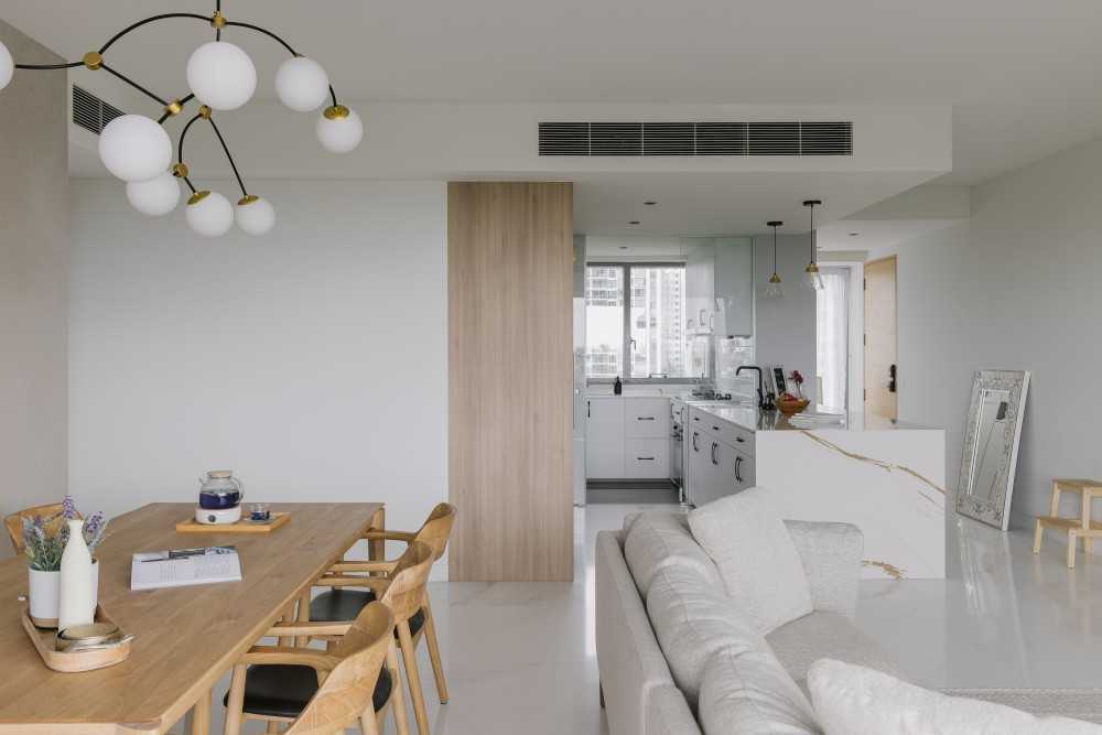 Modern Living Room with Mirror and Sofa