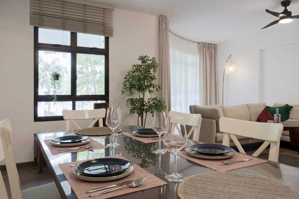 Country Dining Room with Dining Table and Dining Chairs