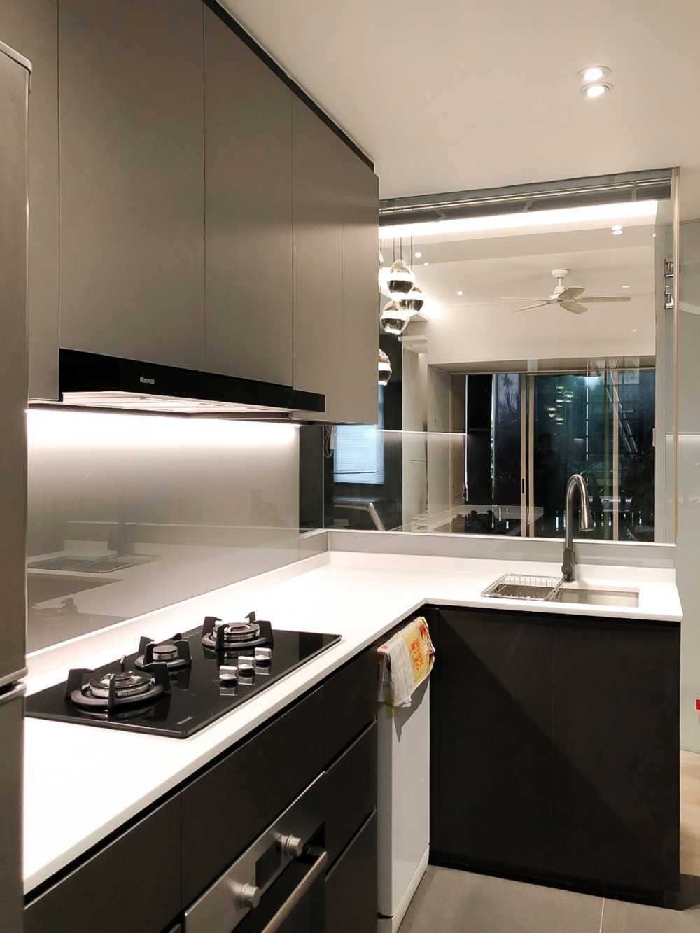 Modern Kitchen with Kitchen Window and Kitchen Accessories