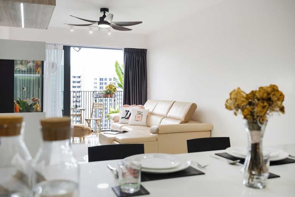 Scandinavian Living Room with Homogeneous Tiles and TV Console